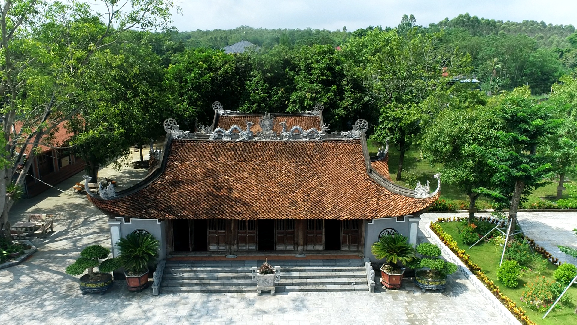 ngoi-den-co-kinh